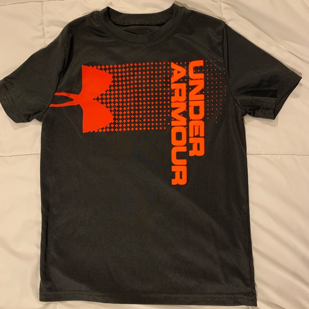 Under Armor Boys T-Shirt Size S